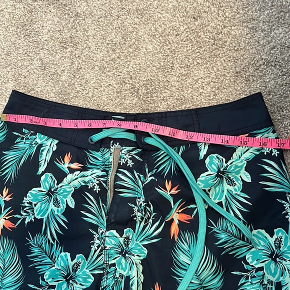 {Old Navy} Men’s Swim Trunks - Picture 8 of 10